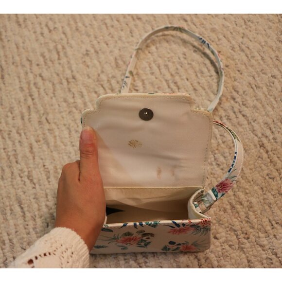 GUESS Floral Mini Crossbody Bang - Picture 5 of 6